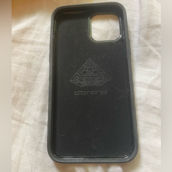 D brand 12 iPhone case - Picture 2 of 5